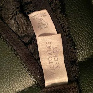 36/c dramatic push up Victoria Secrets bra